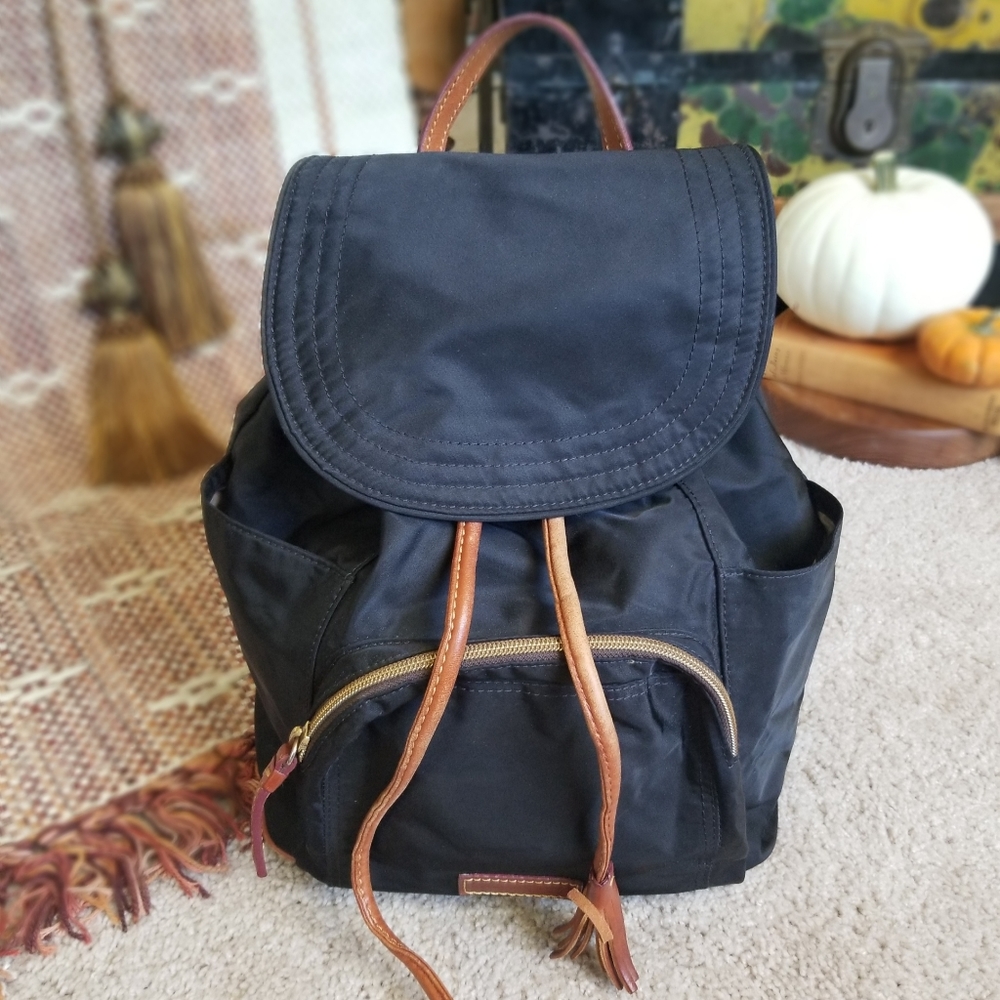 🦆Dooney&Bourke Backpack! 🦆